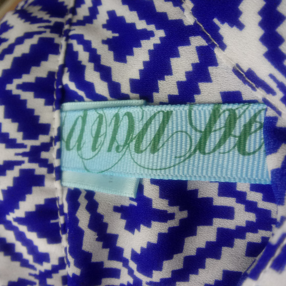 Dina be Ikat Print Button Tab Sleeve V-Neck Tunic - Picture 7 of 7